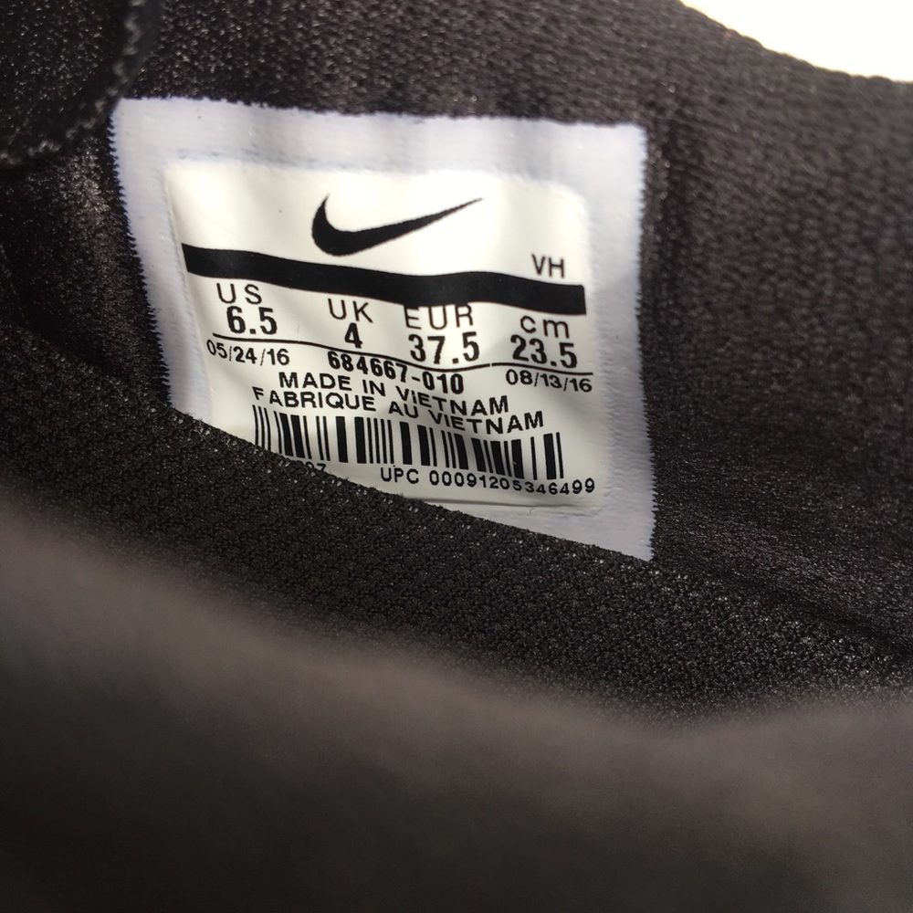 All black Nike Running shoes Never Been Worn - Picture 4 of 4